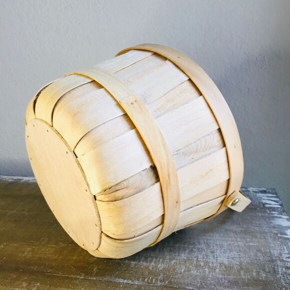 Wood basket with movable handle farmers market fruit picking egg collecting - Picture 5 of 6